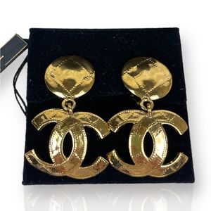 CHANEL CC 94P GOLD CLIP-ON EARRINGS VINTAGE